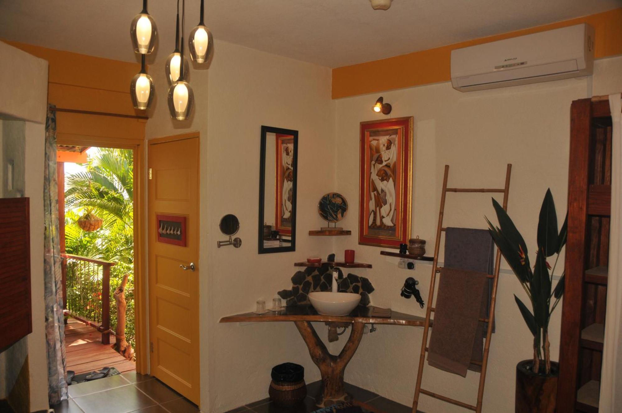 Mango Island Lodges Saint Joseph Εξωτερικό φωτογραφία