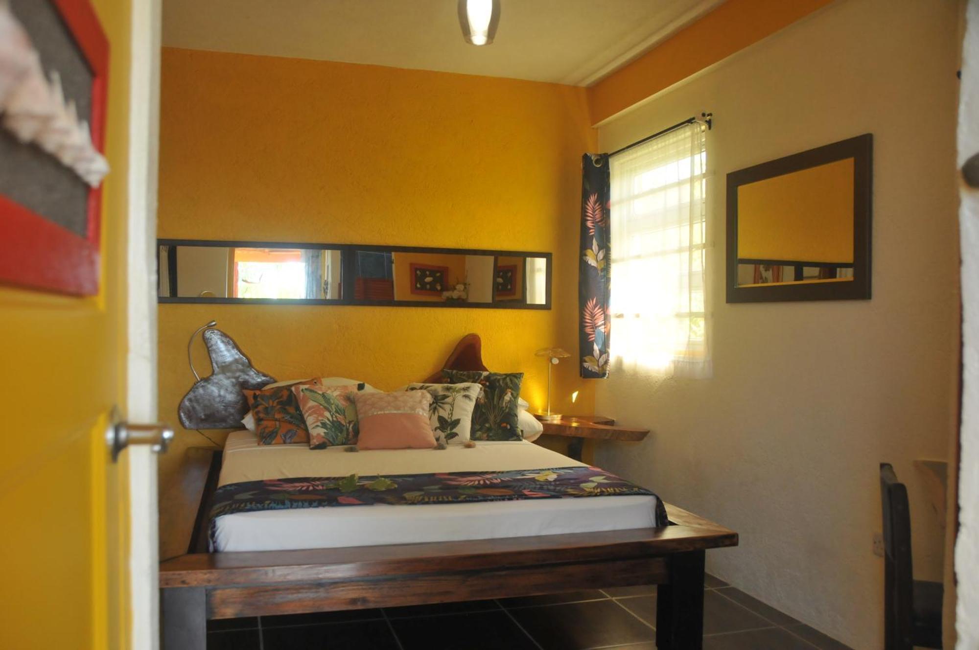 Mango Island Lodges Saint Joseph Εξωτερικό φωτογραφία